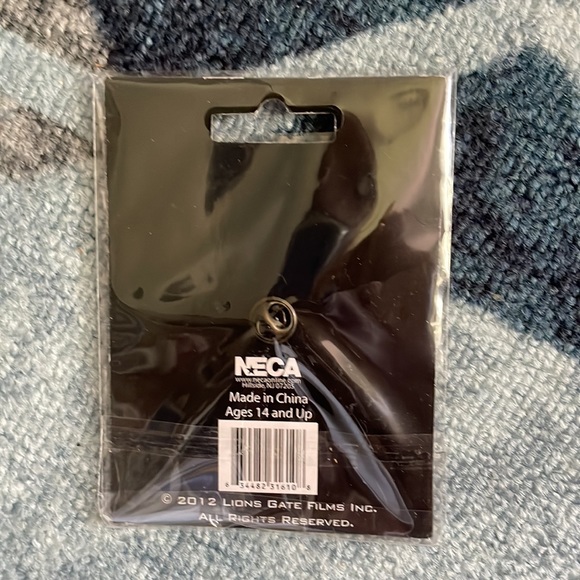 NWT MOCKINGJAY PIN - Picture 2 of 3